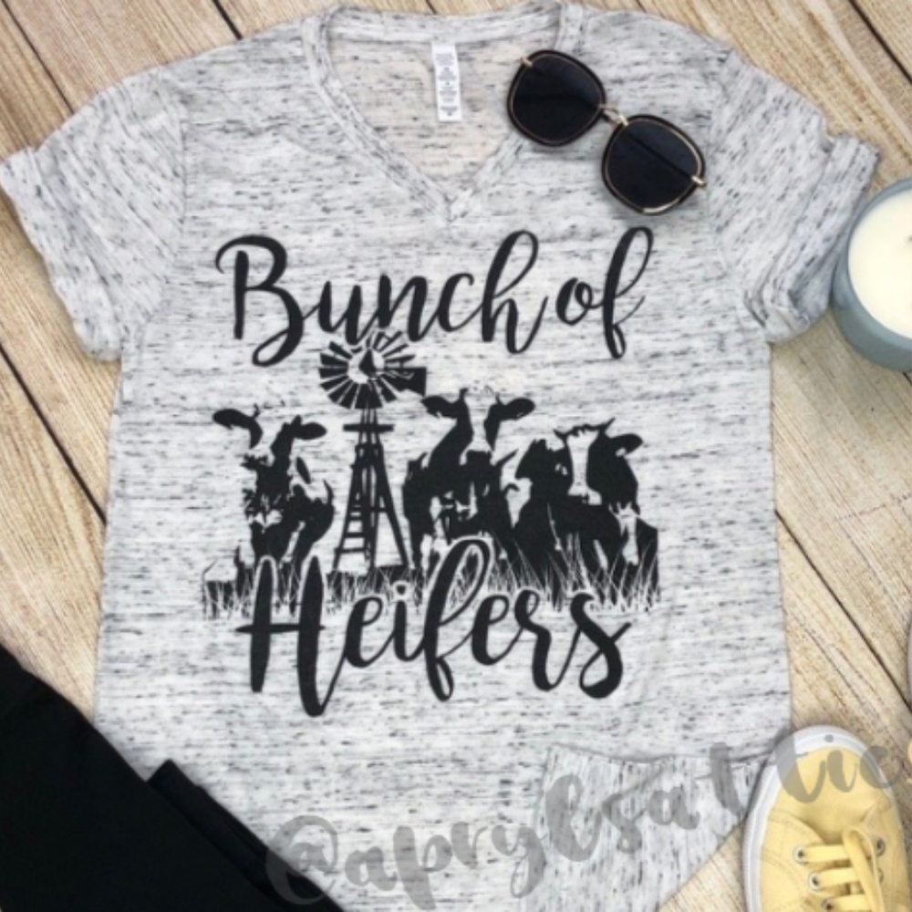 🐮🐄T-Shirt “Bunch of Heifers” runs big but soft! - Picture 3 of 3